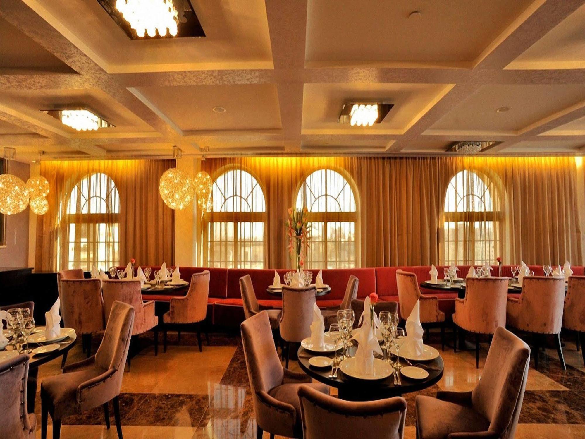 Il Palazzo Hotel And Suites Амман Екстер'єр фото