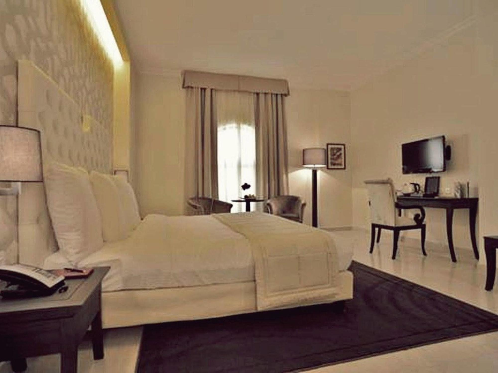 Il Palazzo Hotel And Suites Амман Екстер'єр фото